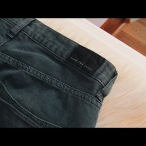 ✨American eagle dark green mom jeans✨